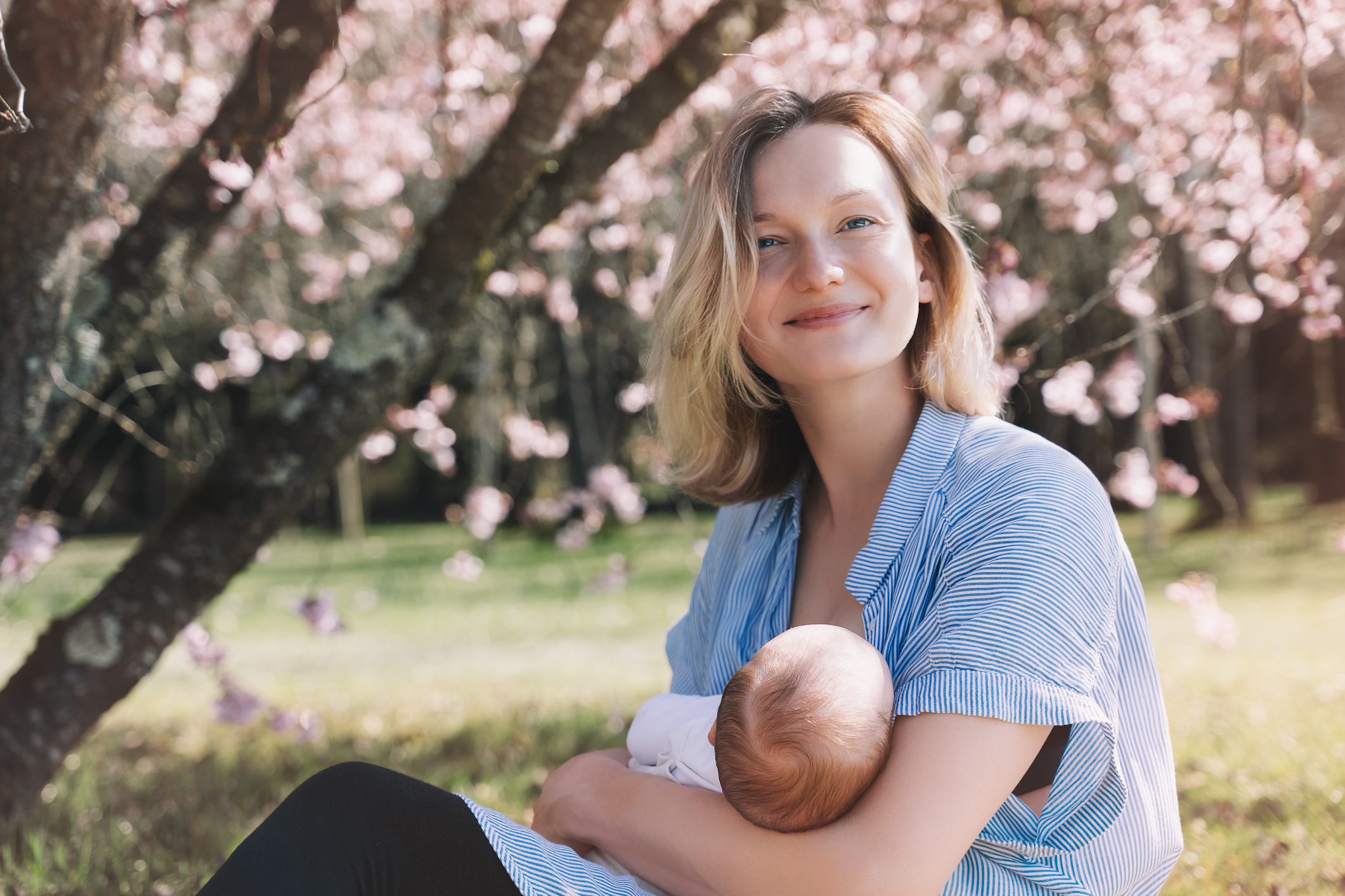 Breastfeeding vs bottle feeding pros and cons